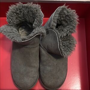 Cozy Gray Shearling Boots